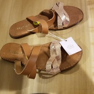 Leather metallic sandal